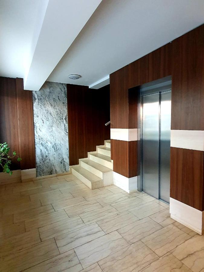 'Just Like Home' Apartment - With Private Parking Place 갈라치 외부 사진